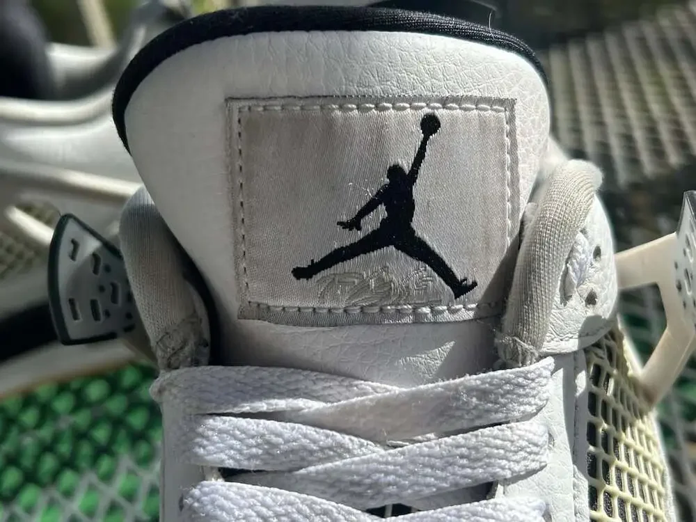 Nike Air Jordan 4 Retro Military Black